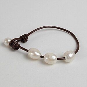 White Natural Pearl Brown Leather Cord Toggle Bracelet 7.5 in